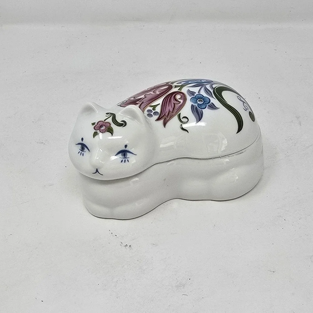 Vtg Elizabeth Arden Byzantium cat trinket box porcelain hand painted Japan